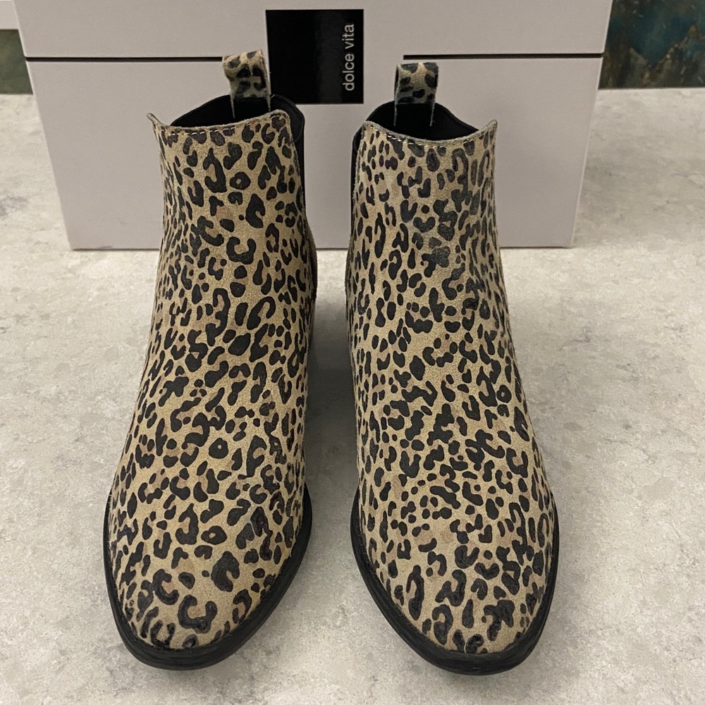 Sale! Dolce Vita Tan Leopard Suede Ankle Booties, size 7 - Picture 4 of 11